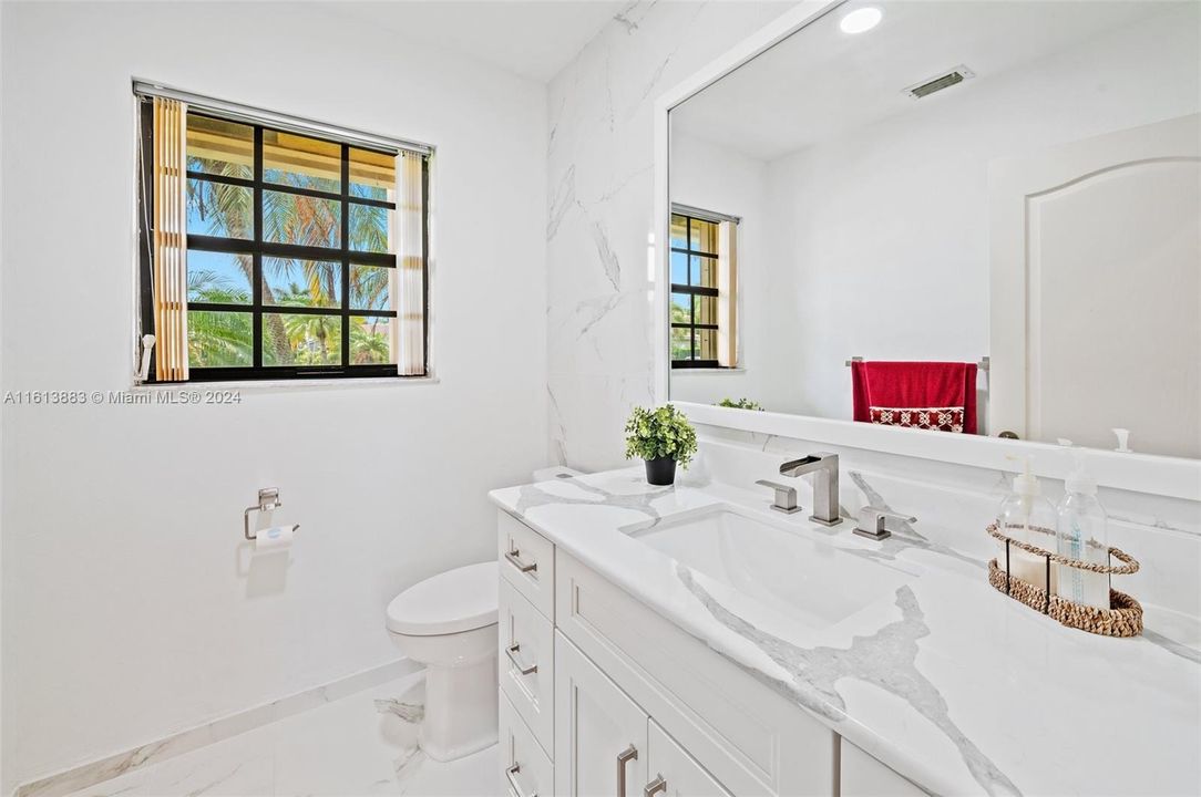 For Sale: $1,200,000 (4 beds, 2 baths, 2760 Square Feet)