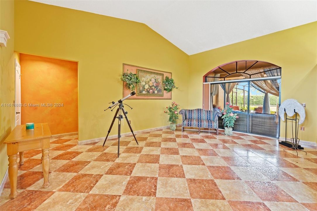 For Sale: $1,200,000 (4 beds, 2 baths, 2760 Square Feet)