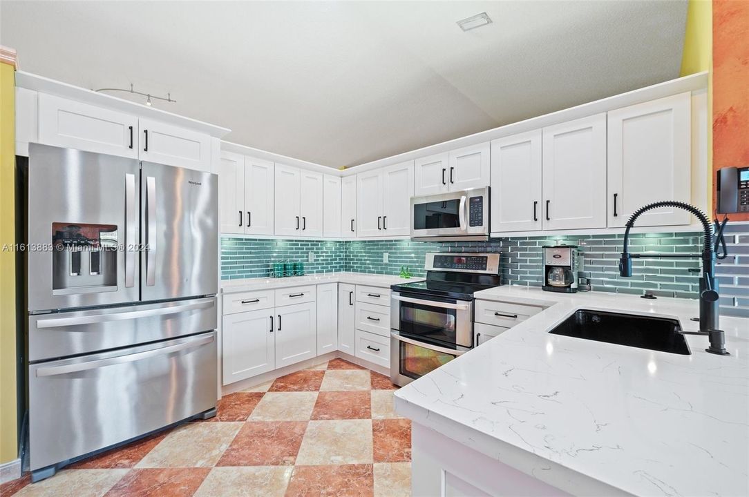 For Sale: $1,200,000 (4 beds, 2 baths, 2760 Square Feet)