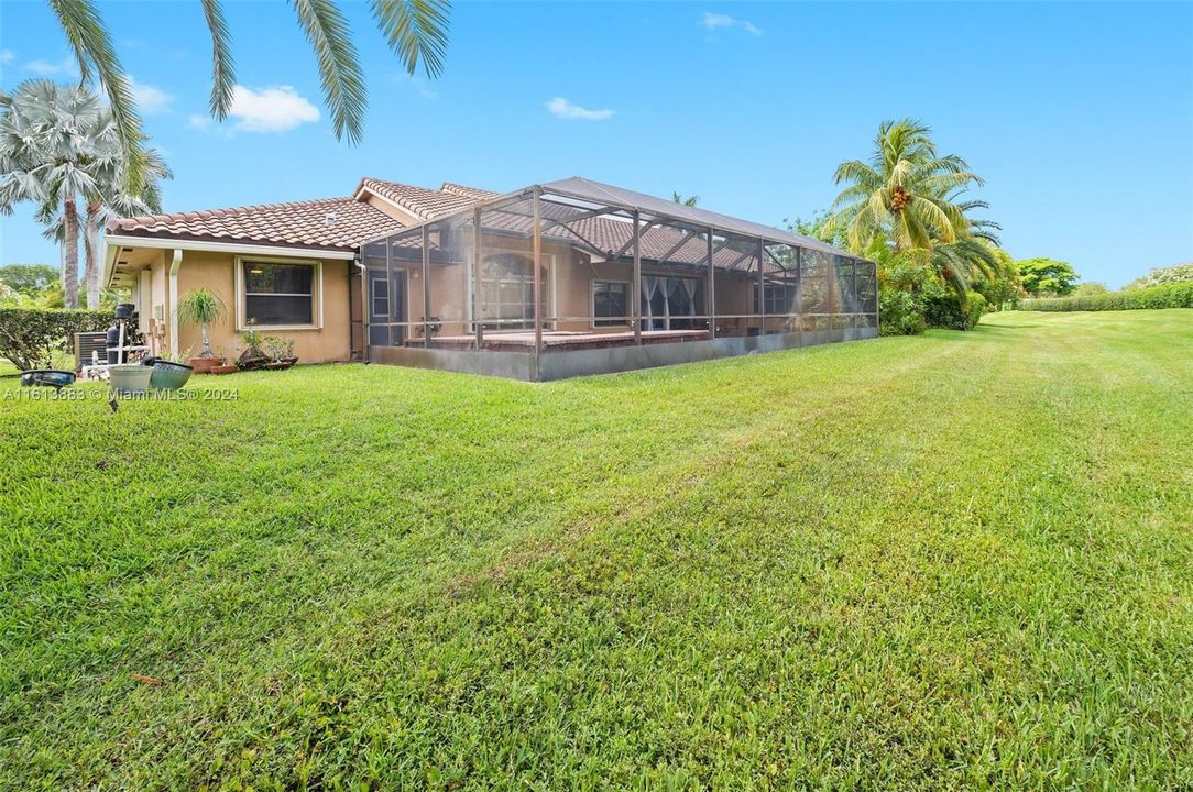 For Sale: $1,200,000 (4 beds, 2 baths, 2760 Square Feet)