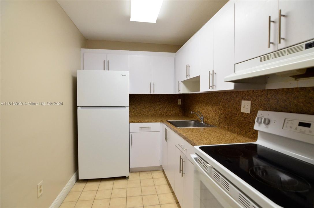 Recently Rented: $1,875 (1 beds, 1 baths, 777 Square Feet)