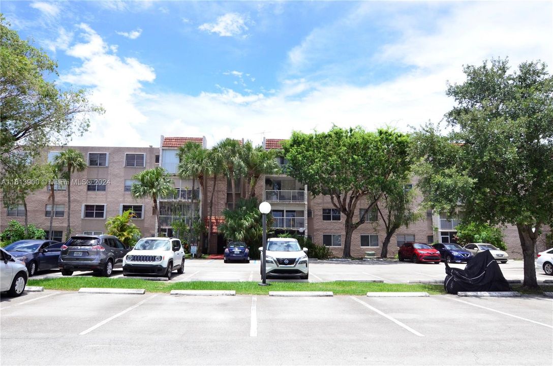 Recently Rented: $1,875 (1 beds, 1 baths, 777 Square Feet)