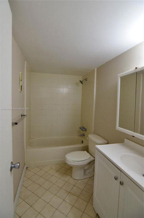 Recently Rented: $1,875 (1 beds, 1 baths, 777 Square Feet)