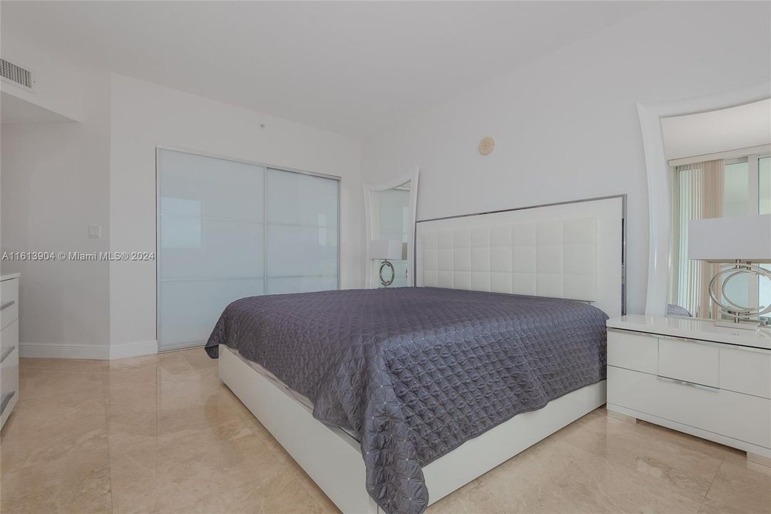 For Sale: $629,000 (2 beds, 2 baths, 1354 Square Feet)