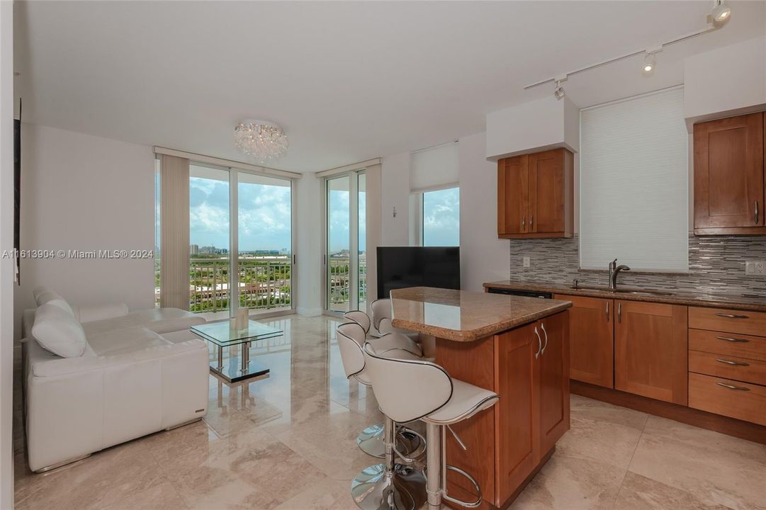 For Sale: $629,000 (2 beds, 2 baths, 1354 Square Feet)