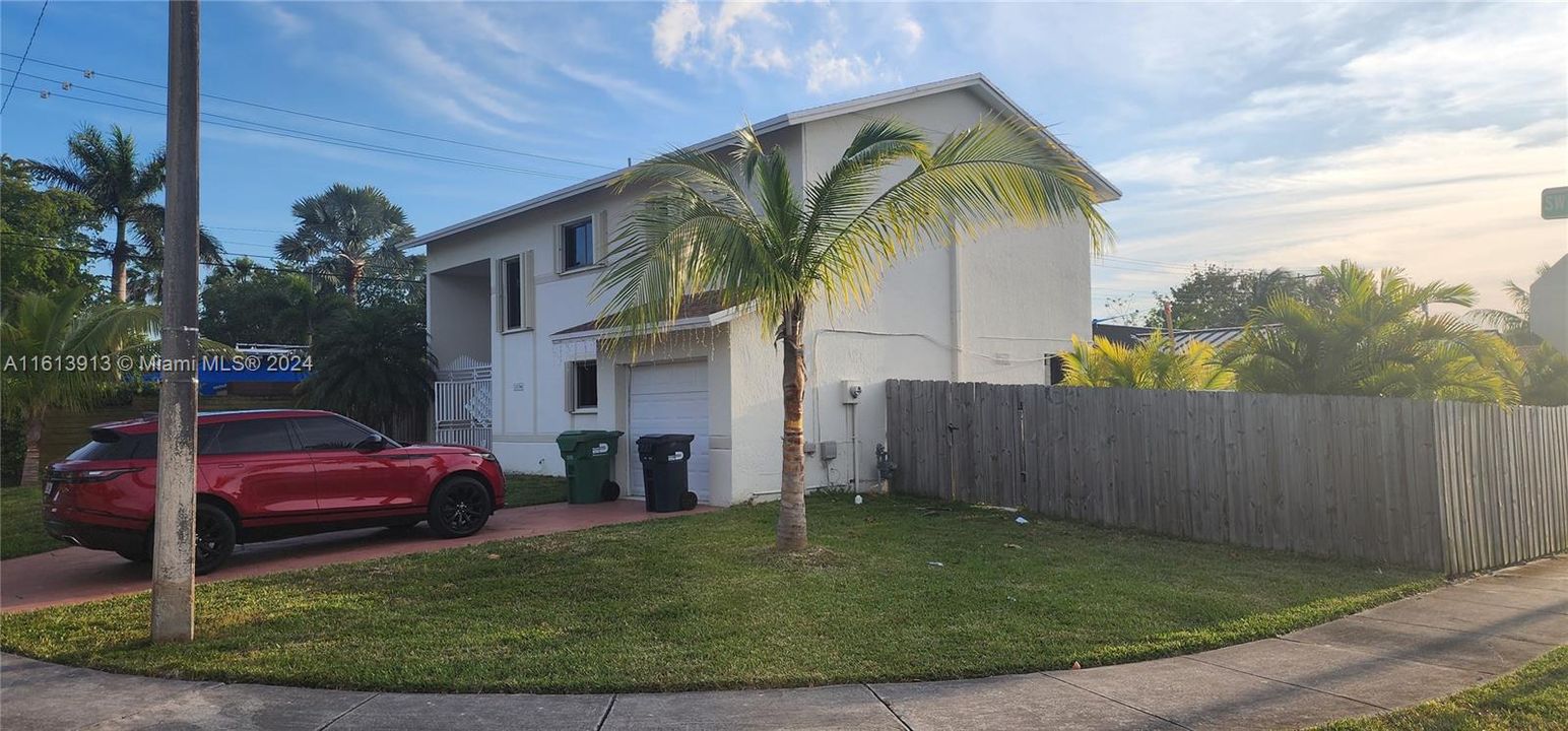 For Sale: $715,000 (3 beds, 2 baths, 1697 Square Feet)