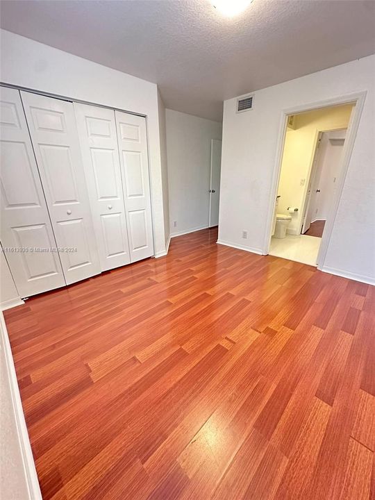 For Rent: $3,500 (3 beds, 2 baths, 1461 Square Feet)