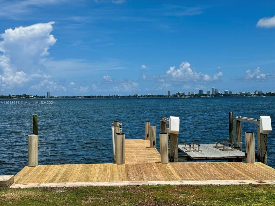 DOCK WITH 16K BOATLIFT