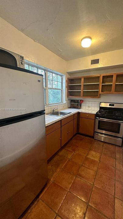 For Rent: $2,050 (1 beds, 1 baths, 510 Square Feet)