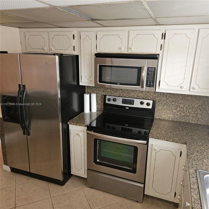 For Sale: $170,000 (2 beds, 2 baths, 1025 Square Feet)