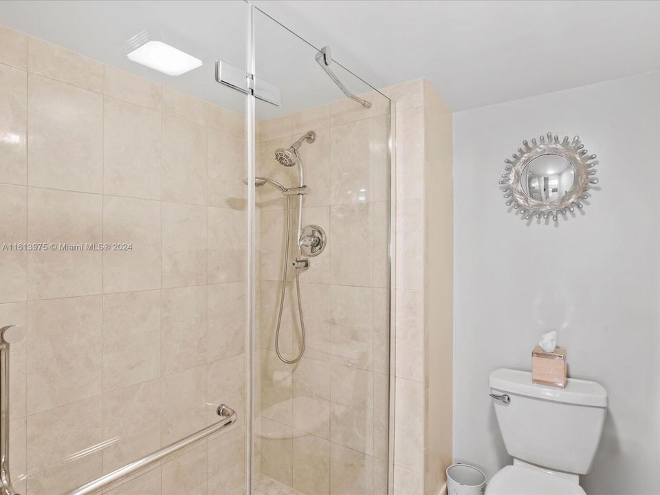 For Sale: $378,000 (2 beds, 2 baths, 1207 Square Feet)