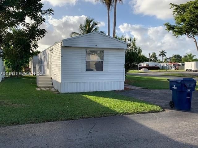 For Rent: $1,900 (2 beds, 2 baths, 710 Square Feet)