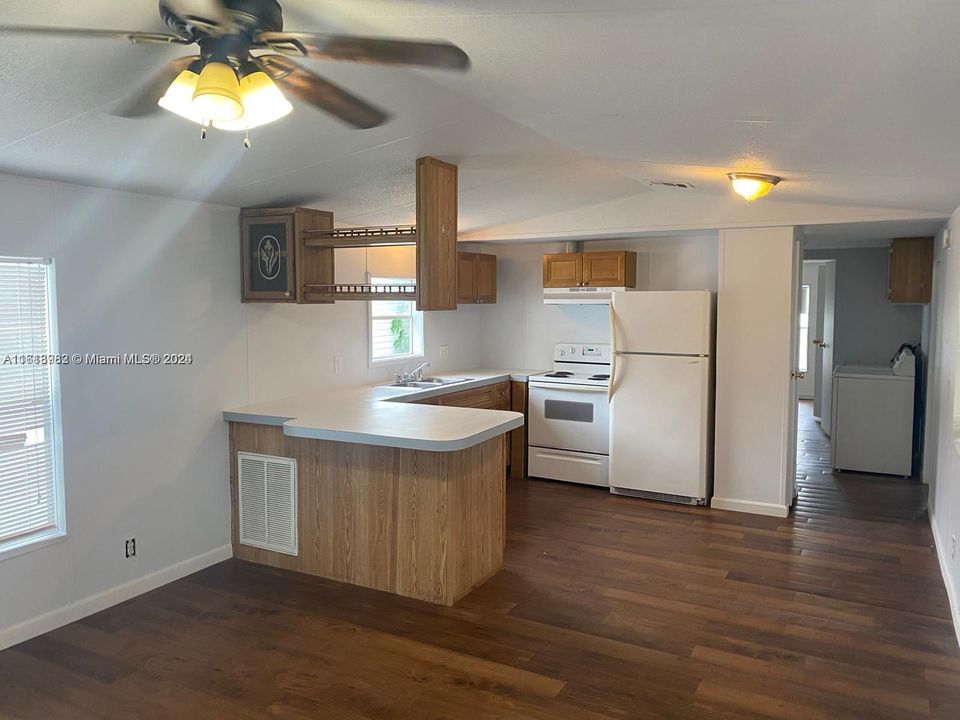For Rent: $1,900 (2 beds, 2 baths, 710 Square Feet)