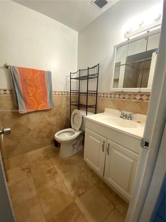 For Rent: $2,950 (3 beds, 2 baths, 1283 Square Feet)