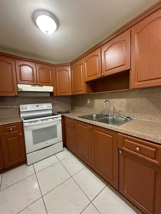 Recently Rented: $2,200 (2 beds, 2 baths, 960 Square Feet)