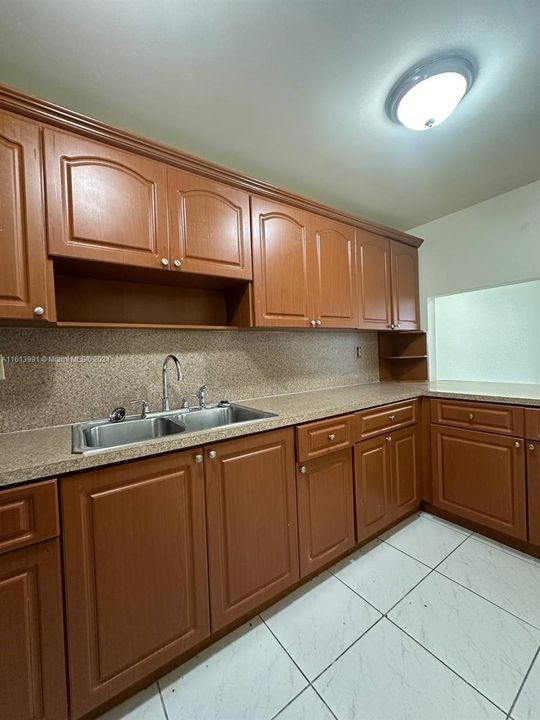 Recently Rented: $2,200 (2 beds, 2 baths, 960 Square Feet)