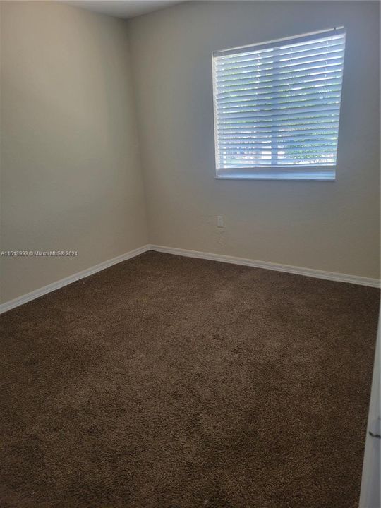 For Rent: $2,800 (3 beds, 2 baths, 1705 Square Feet)