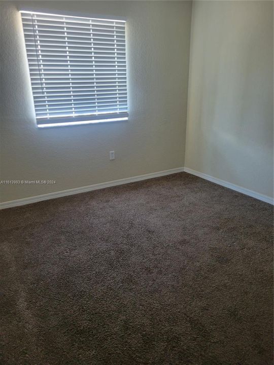 For Rent: $2,800 (3 beds, 2 baths, 1705 Square Feet)