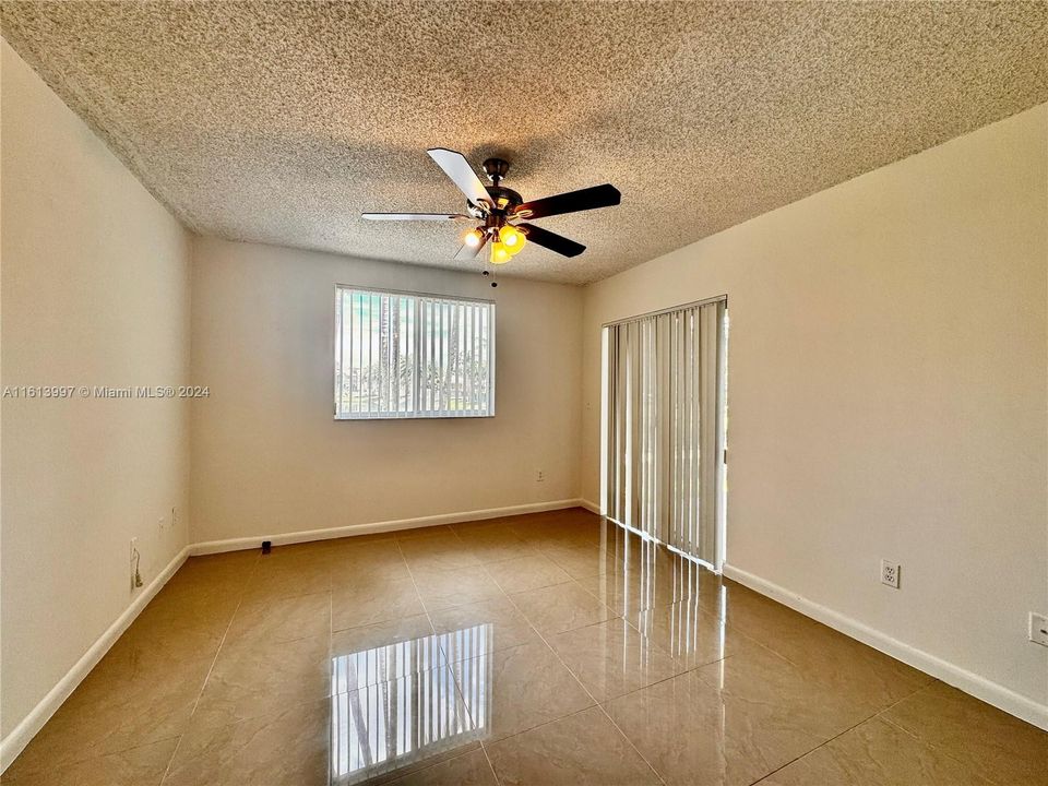 For Rent: $2,200 (2 beds, 2 baths, 1124 Square Feet)