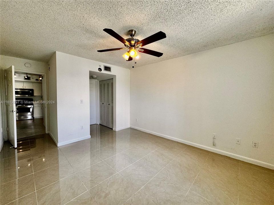 For Rent: $2,200 (2 beds, 2 baths, 1124 Square Feet)