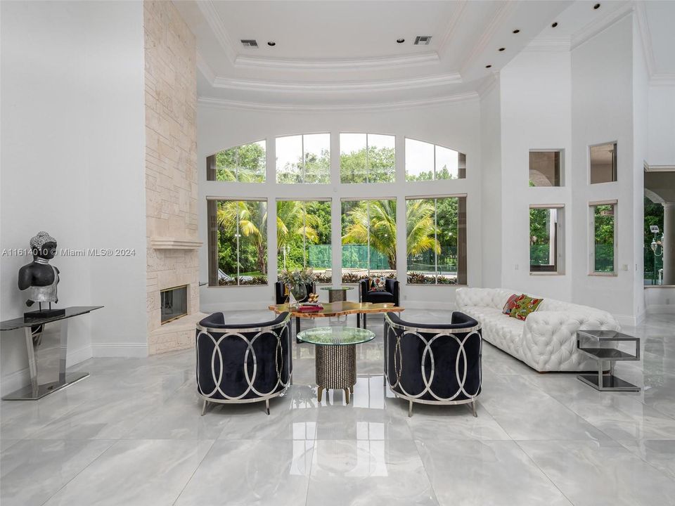 For Sale: $5,599,000 (6 beds, 6 baths, 7488 Square Feet)