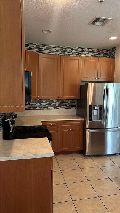 For Rent: $2,700 (3 beds, 2 baths, 1150 Square Feet)