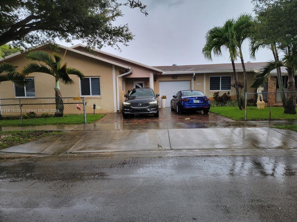 For Sale: $1,750,000 (5 beds, 3 baths, 3546 Square Feet)