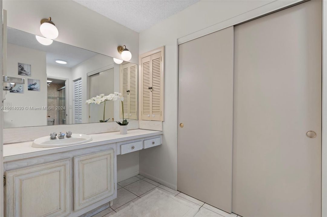 For Sale: $485,000 (2 beds, 2 baths, 1413 Square Feet)