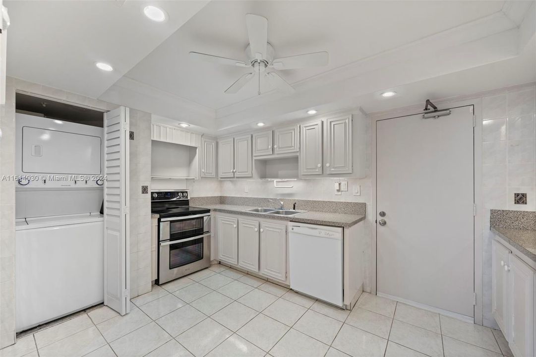 For Sale: $485,000 (2 beds, 2 baths, 1413 Square Feet)