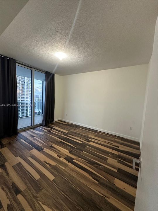 For Rent: $3,950 (1 beds, 2 baths, 888 Square Feet)