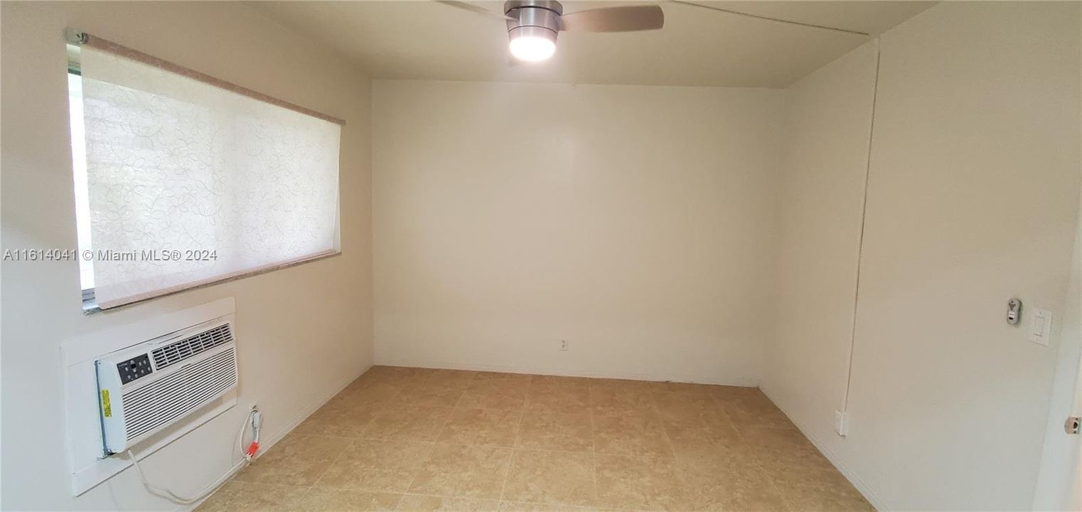 For Sale: $179,000 (1 beds, 1 baths, 600 Square Feet)