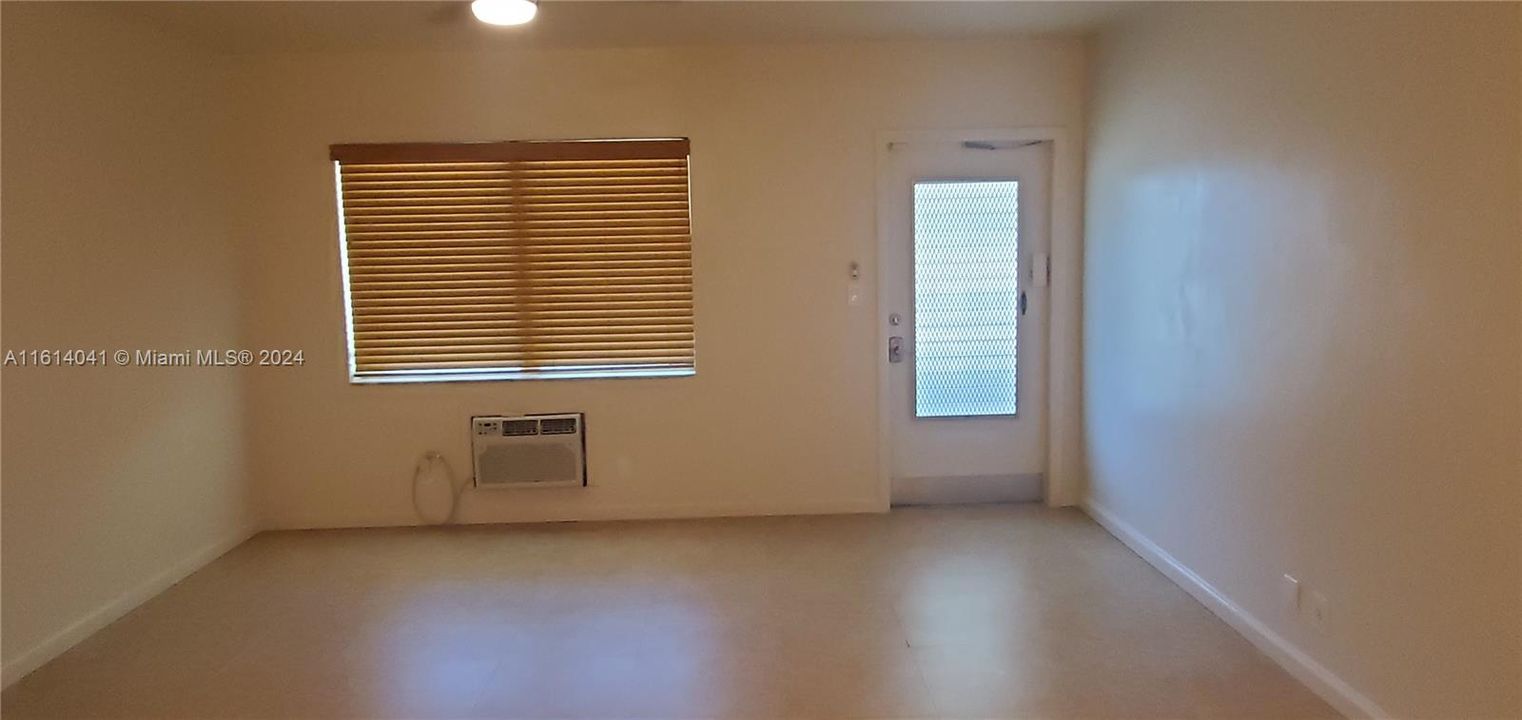 For Sale: $183,500 (1 beds, 1 baths, 600 Square Feet)