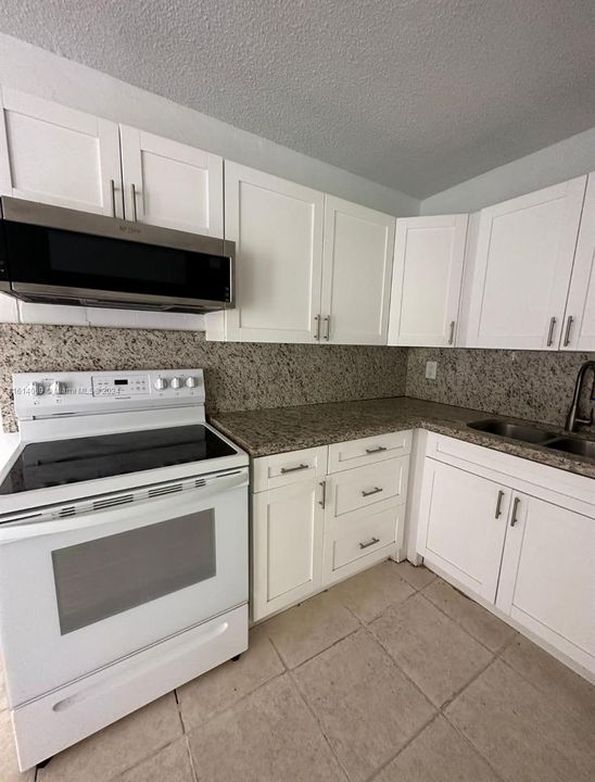 For Sale: $210,000 (1 beds, 1 baths, 540 Square Feet)