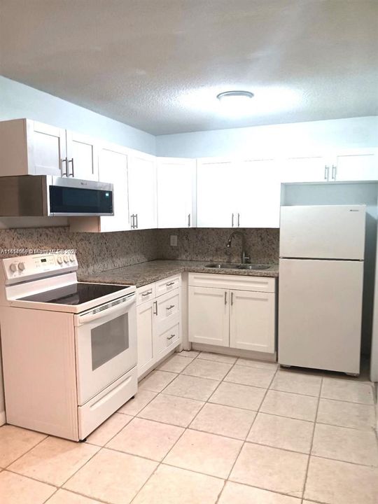 For Sale: $210,000 (1 beds, 1 baths, 540 Square Feet)