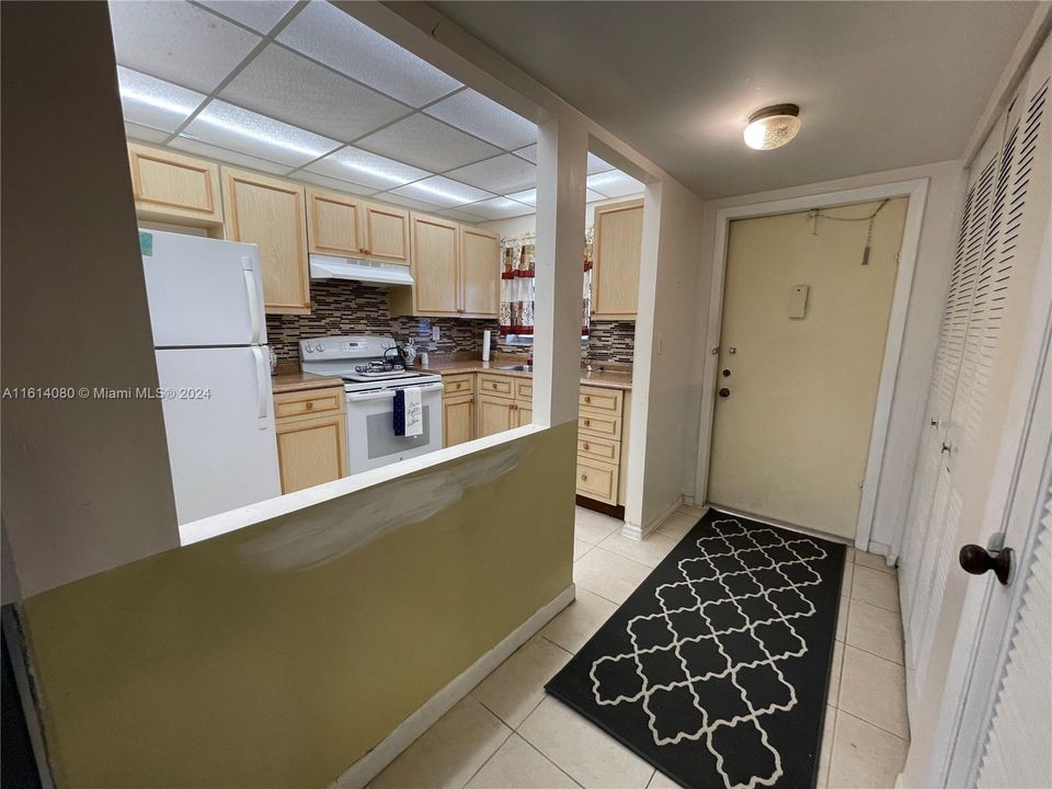 For Sale: $129,777 (2 beds, 2 baths, 850 Square Feet)