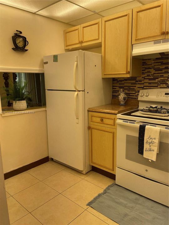 For Sale: $129,777 (2 beds, 2 baths, 850 Square Feet)