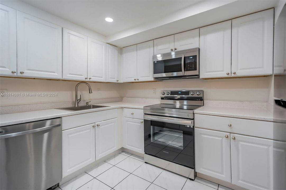 For Rent: $2,000 (2 beds, 2 baths, 1184 Square Feet)