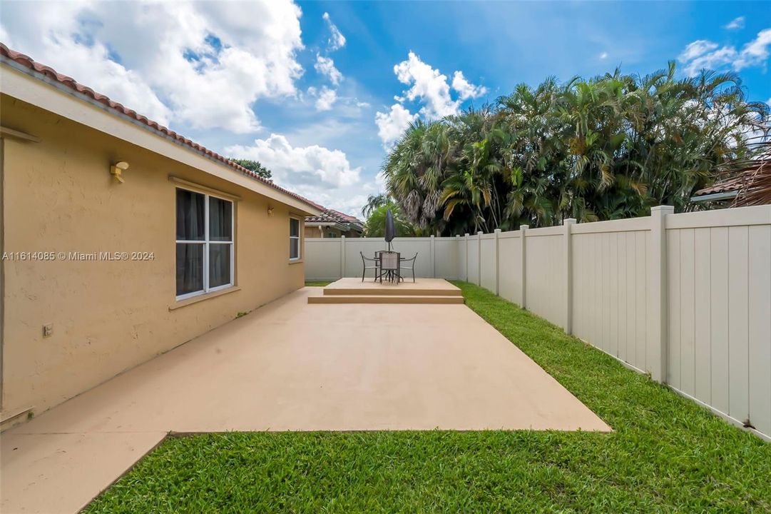 For Sale: $599,000 (3 beds, 2 baths, 2001 Square Feet)