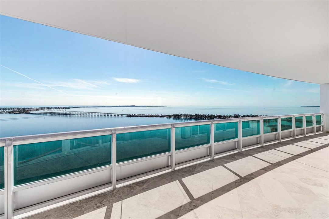 Recently Sold: $3,995,000 (3 beds, 5 baths, 4030 Square Feet)