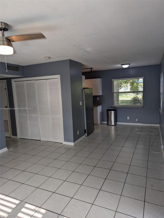 For Rent: $1,950 (2 beds, 1 baths, 2498 Square Feet)