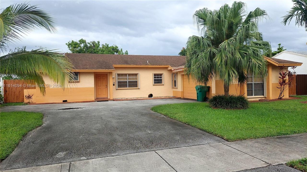 For Sale: $599,500 (3 beds, 2 baths, 1586 Square Feet)