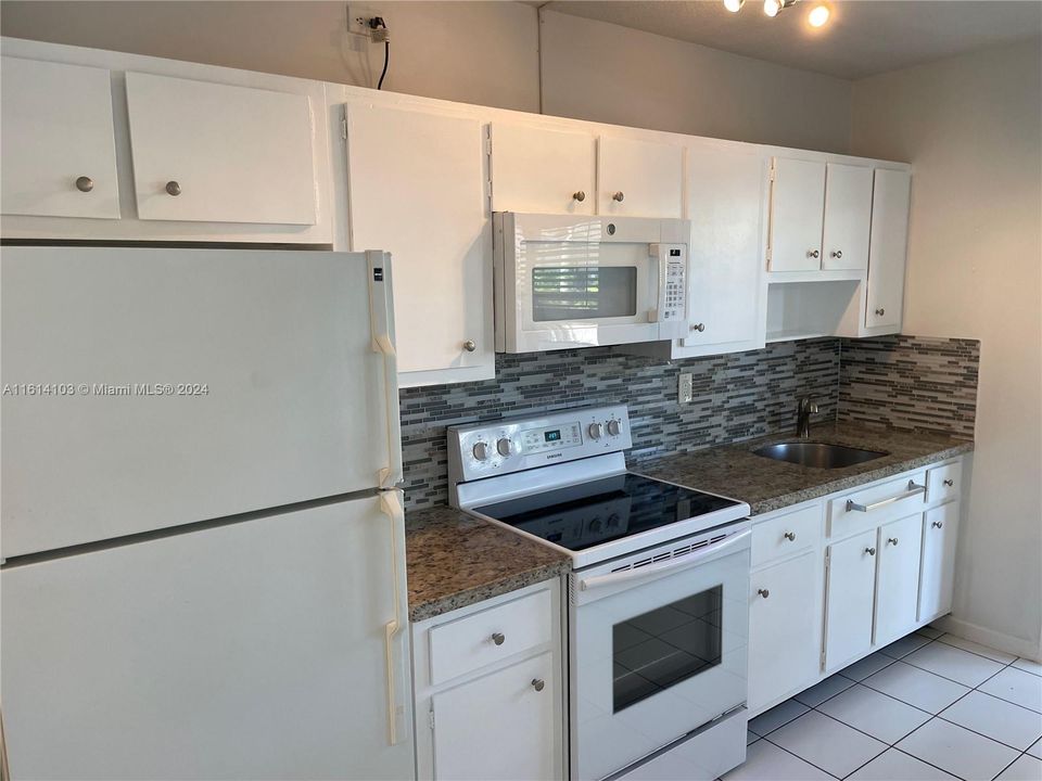 1/1 Wilton Manors - Great Location