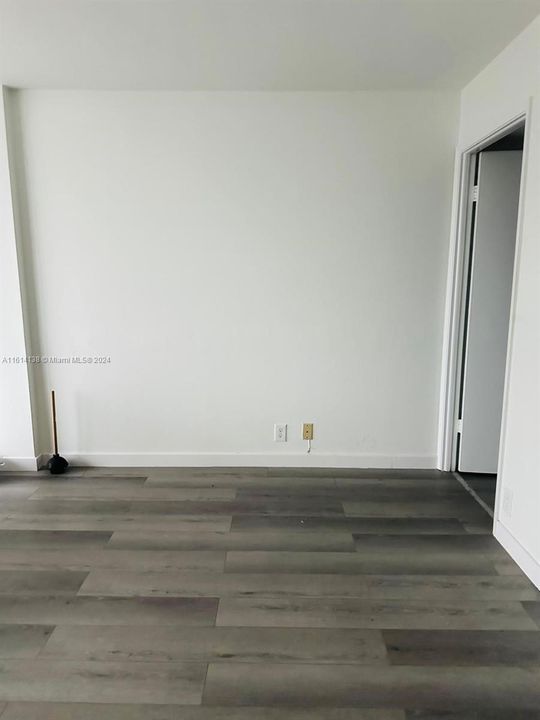 For Rent: $2,750 (1 beds, 1 baths, 868 Square Feet)
