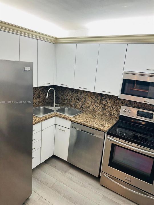 For Rent: $2,750 (1 beds, 1 baths, 868 Square Feet)