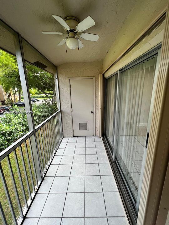For Rent: $2,500 (3 beds, 2 baths, 1060 Square Feet)