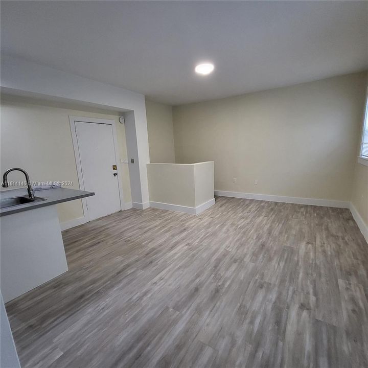 For Rent: $2,300 (1 beds, 1 baths, 530 Square Feet)