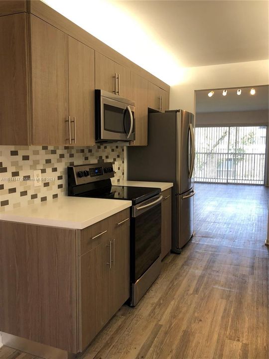 For Rent: $2,400 (2 beds, 2 baths, 1190 Square Feet)