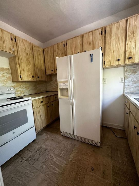 For Rent: $2,000 (2 beds, 1 baths, 776 Square Feet)