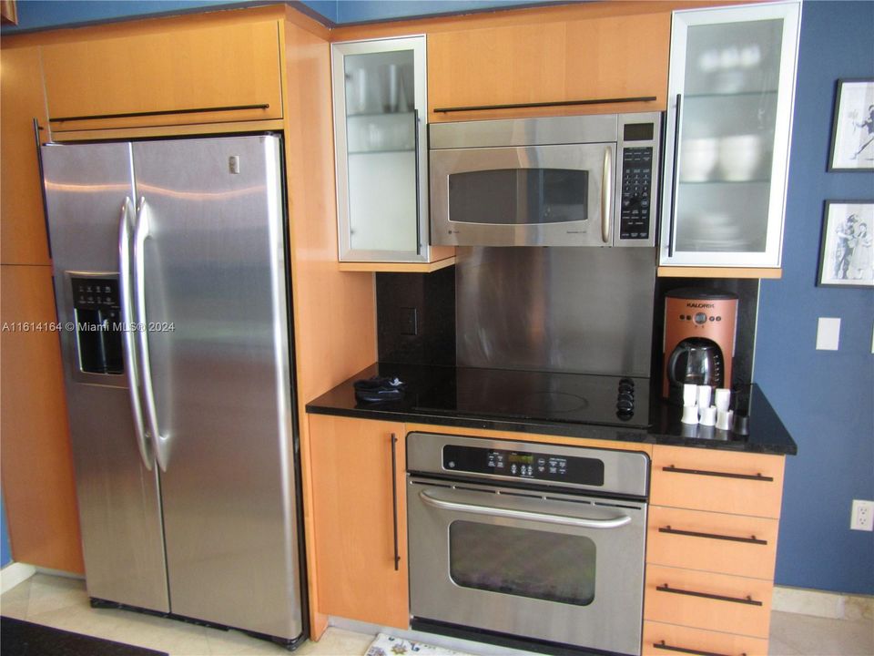 For Rent: $5,000 (1 beds, 2 baths, 1151 Square Feet)