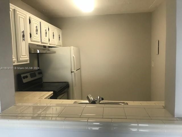 For Sale: $165,000 (2 beds, 2 baths, 1175 Square Feet)